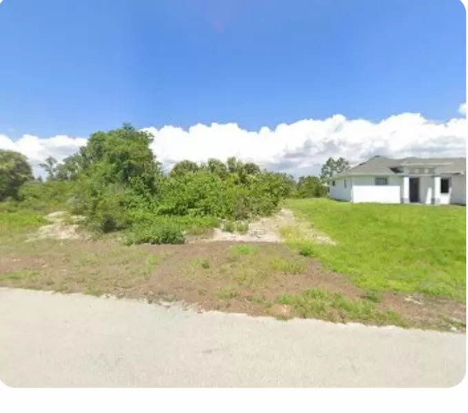 929 S Oxford AVE, Lehigh Acres, FL 33974