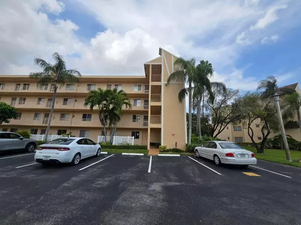 Delray Beach, FL 33446,6935 Huntington LN 108