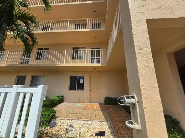 Delray Beach, FL 33446,6935 Huntington LN 108