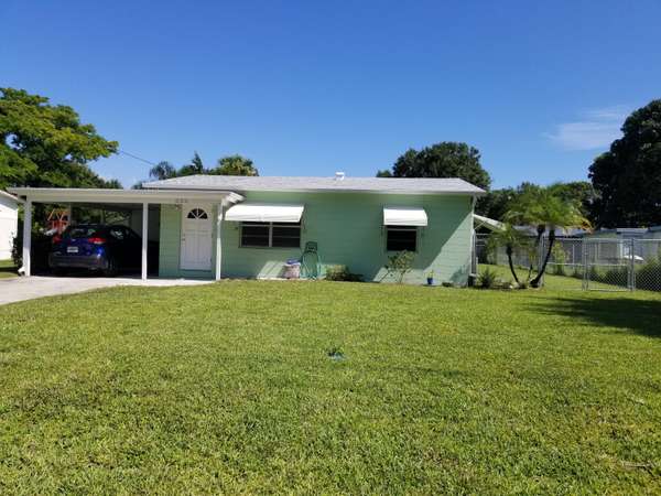 222 Hialeah AVE, Fort Pierce, FL 34982