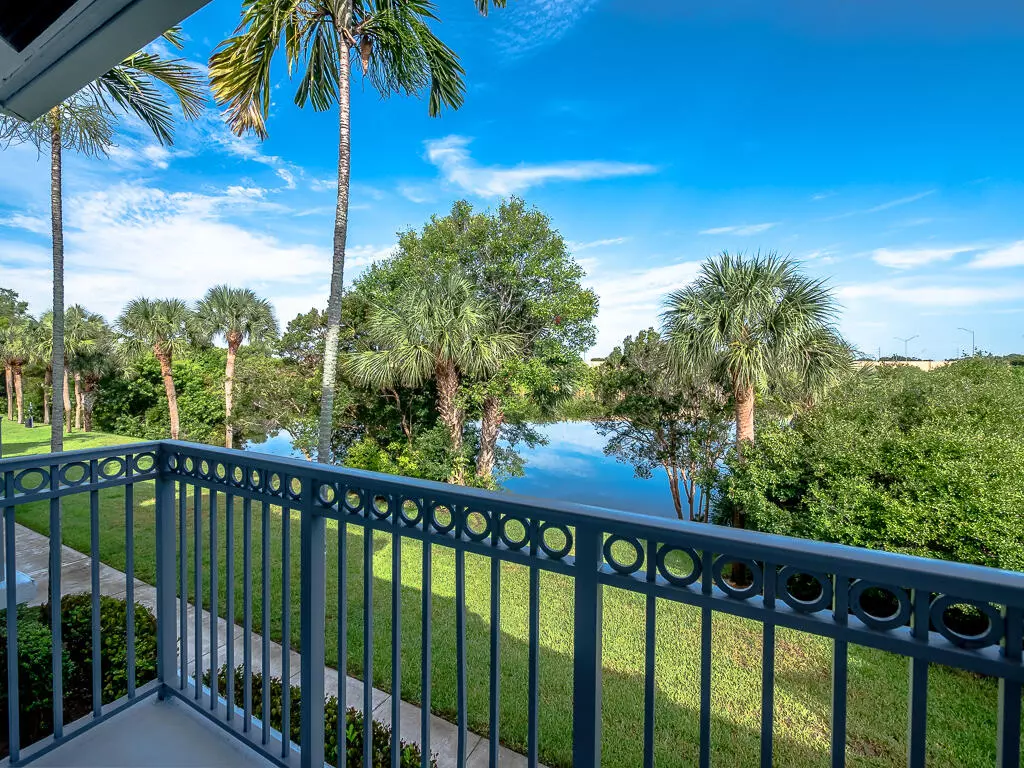 Delray Beach, FL 33444,2052 Alta Meadows LN 2208