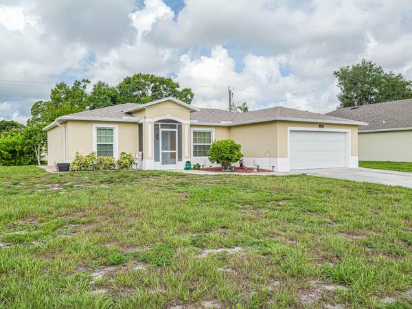 1945 SW Sunrise DR, Vero Beach, FL 32962