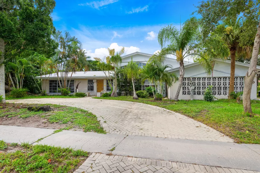 850 W Royal Palm RD, Boca Raton, FL 33486