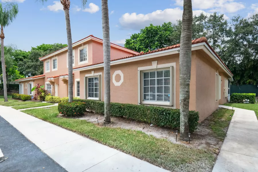 9768 Kamena CIR, Boynton Beach, FL 33436