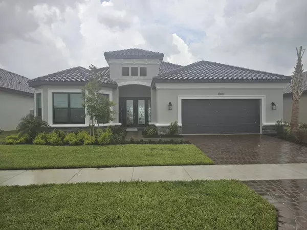 10118 SW Davanti DR, Port Saint Lucie, FL 34987