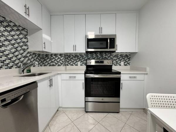 Sunny Isles Beach, FL 33160,100 Bayview Drive 1504