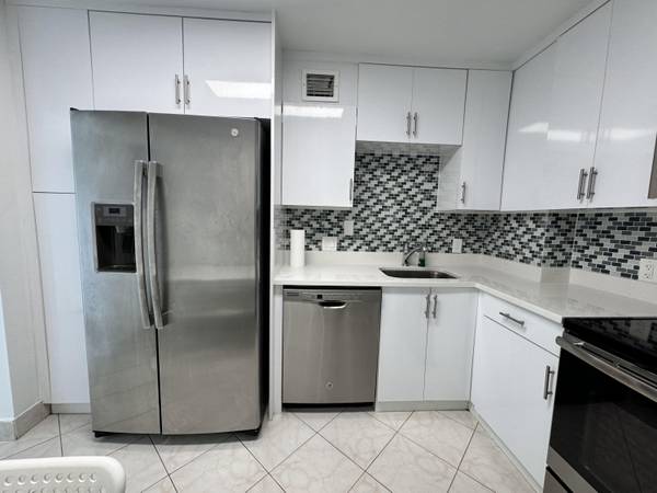 Sunny Isles Beach, FL 33160,100 Bayview Drive 1504