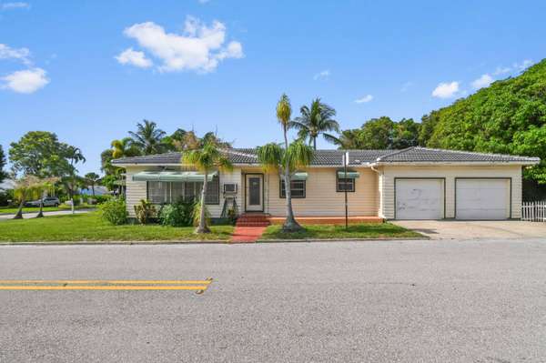 Lake Worth Beach, FL 33460,801 S Palmway