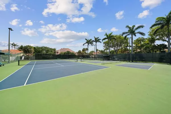 Delray Beach, FL 33483,100 Pelican Pointe DR 102