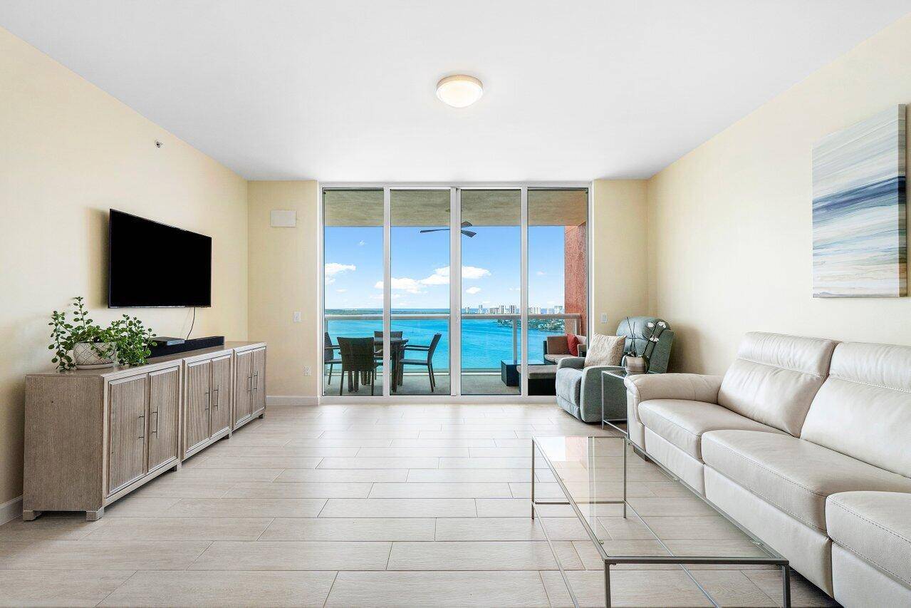 Riviera Beach, FL 33404,2650 Lake Shore DR 2101
