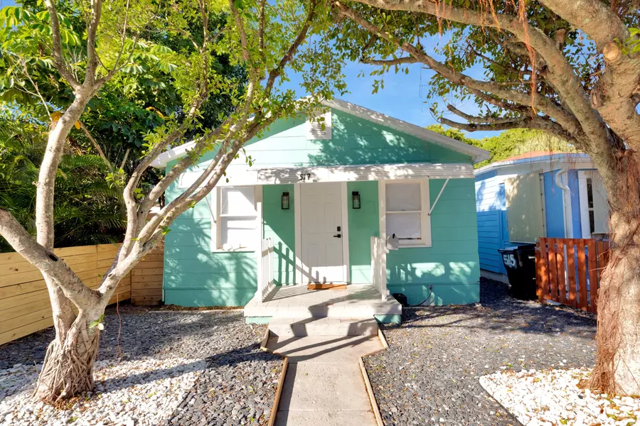 517 S J ST, Lake Worth Beach, FL 33460