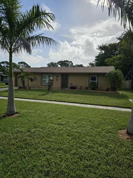 835 SW Sandia AVE, Port Saint Lucie, FL 34983