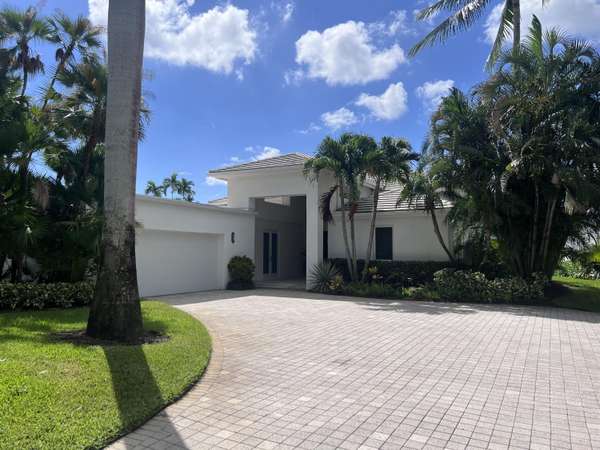 1114 Crystal DR, Palm Beach Gardens, FL 33418