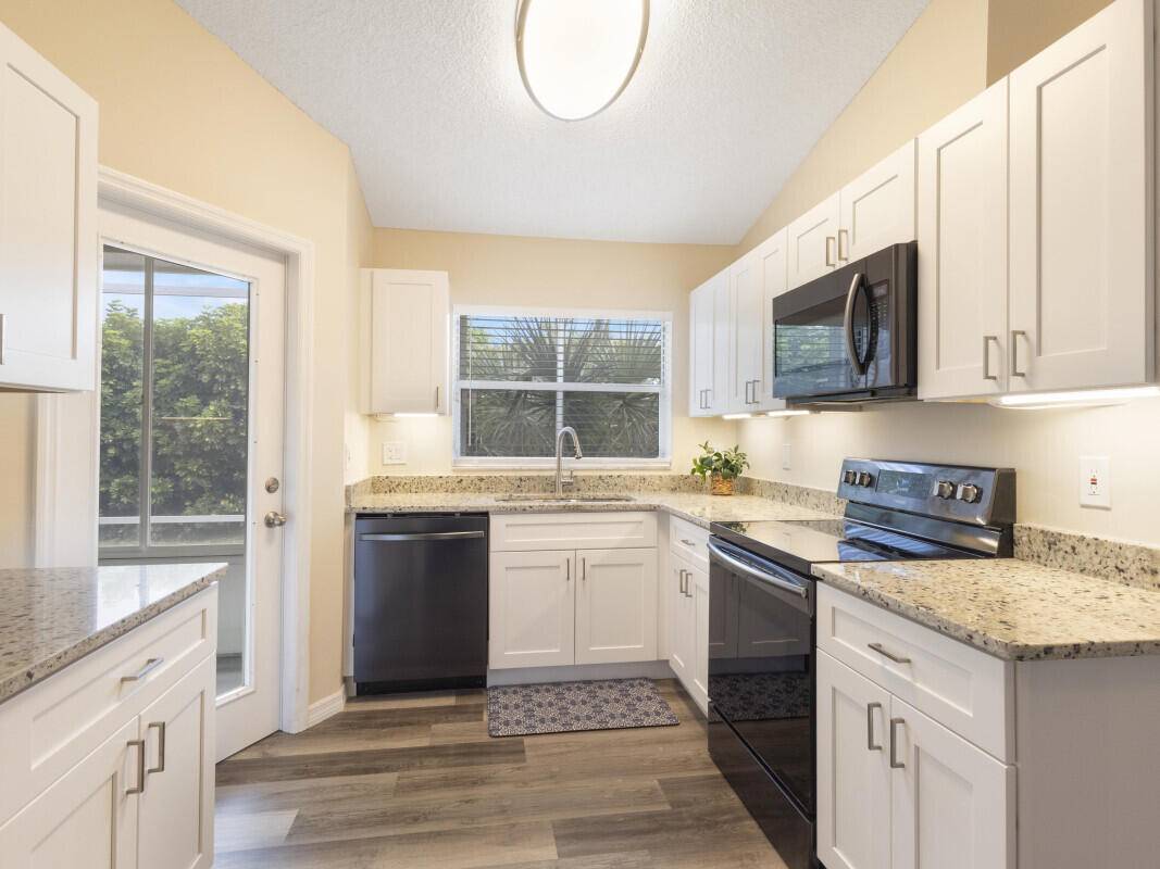 Delray Beach, FL 33484,6166 Lake Hibiscus DR