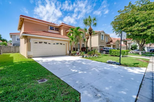 10572 Lake Jasmine DR, Boca Raton, FL 33498