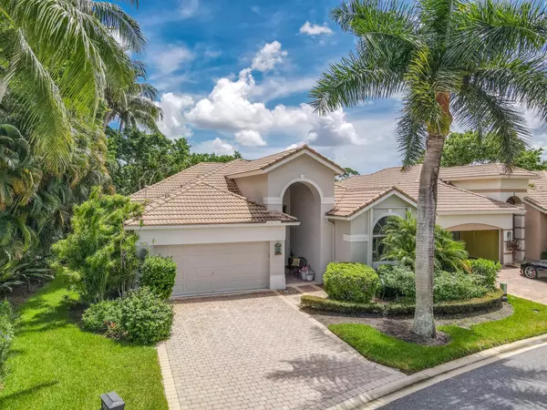 9036 Sand Pine LN, West Palm Beach, FL 33412