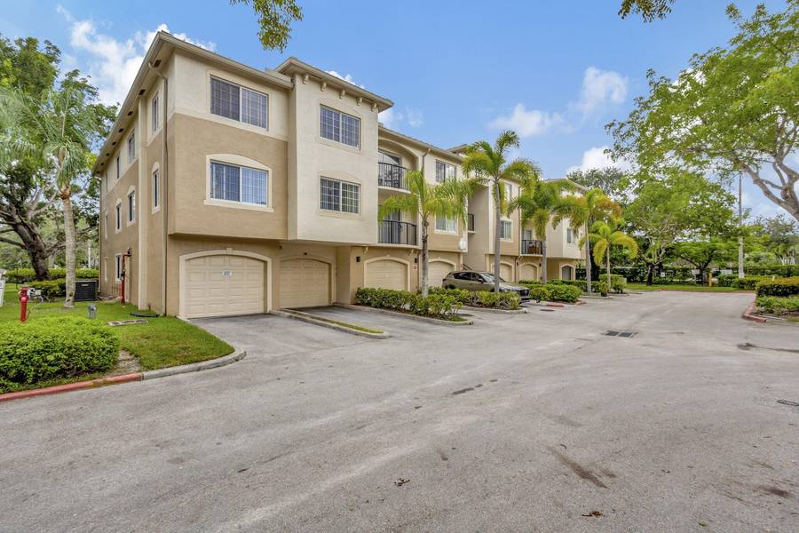 1400 S S Crestwood CT 1407, Royal Palm Beach, FL 33411