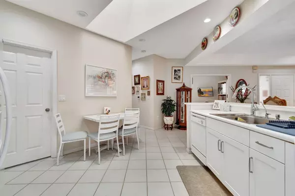 Boynton Beach, FL 33437,12598 Crystal Pointe DR A