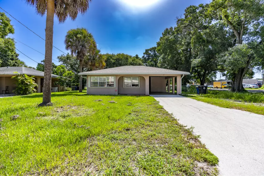 208 N 30th ST, Fort Pierce, FL 34947