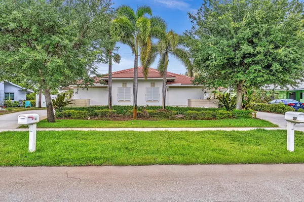 54 Lariat CIR, Boca Raton, FL 33487