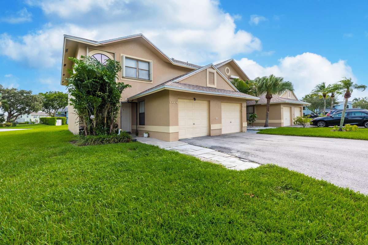 Boynton Beach, FL 33437,5868 Northpointe LN