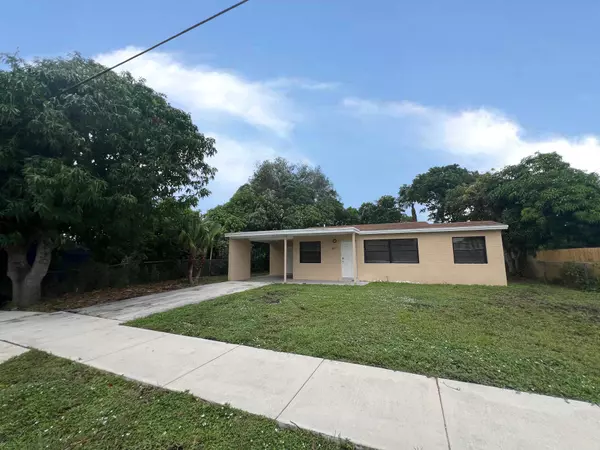 817 SW 3rd CT, Delray Beach, FL 33444
