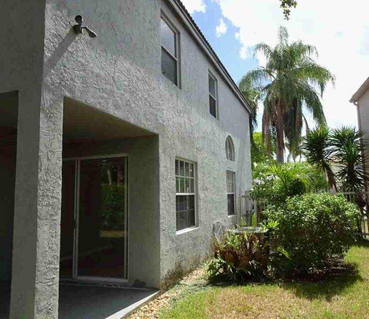 Pembroke Pines, FL 33028,989 NW 156th AVE