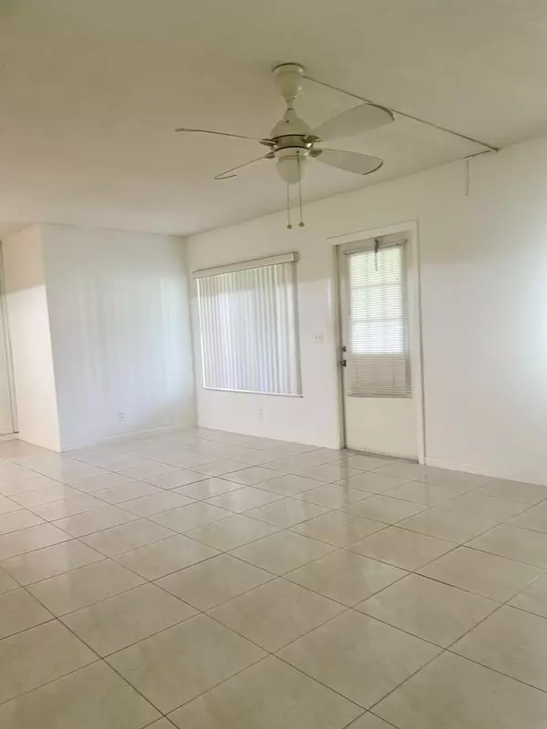 Greenacres, FL 33463,3589 La Aires CT C-1