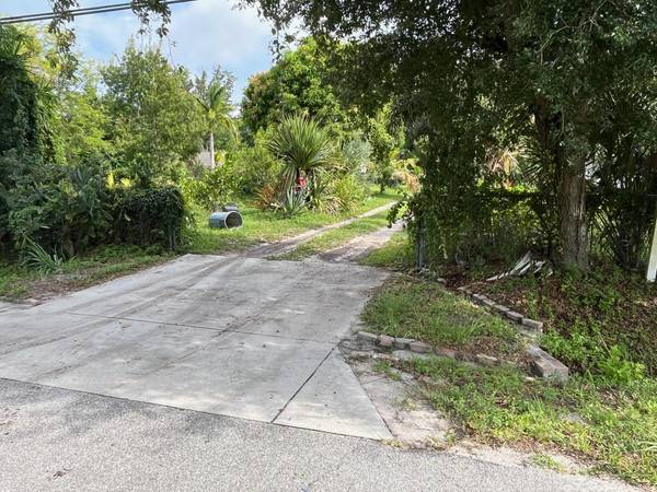 4615 Evans LN, West Palm Beach, FL 33415