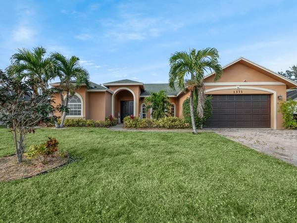 1371 SW Halford AVE, Port Saint Lucie, FL 34953