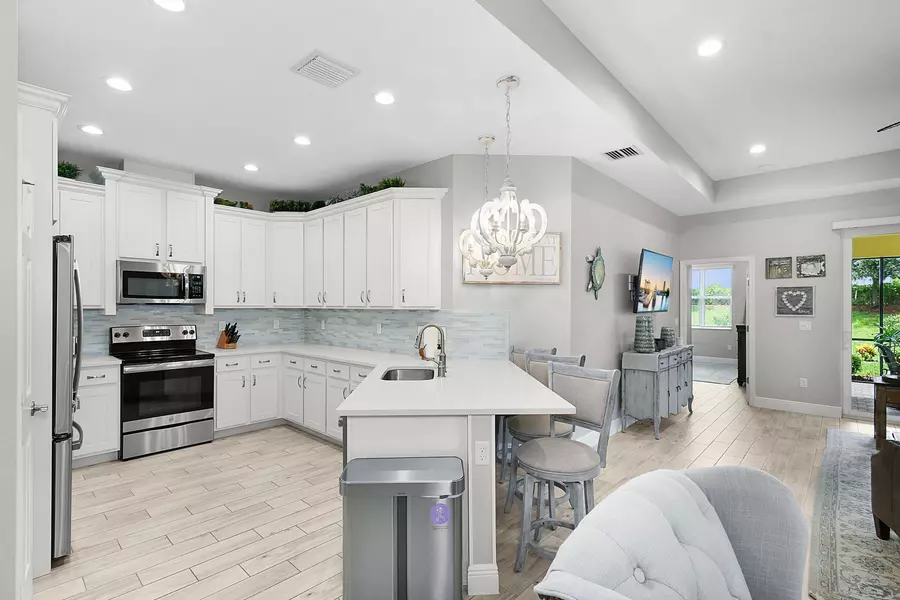 12759 SW Lake Fern CIR, Port Saint Lucie, FL 34987