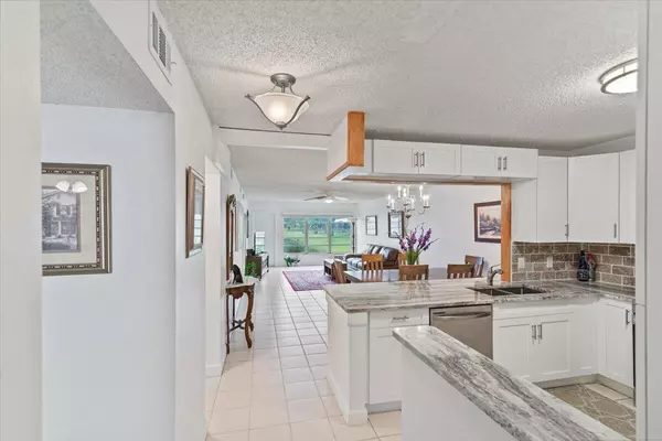 Boca Raton, FL 33496,9244 Flynn CIR 2