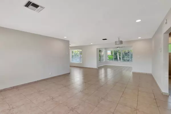 Boca Raton, FL 33431,455 NE 33rd ST