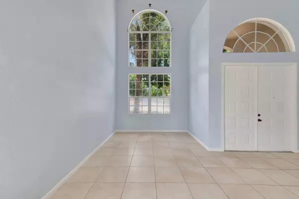 Royal Palm Beach, FL 33414,104 Devonshire CIR