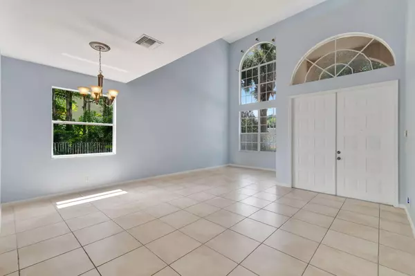 Royal Palm Beach, FL 33414,104 Devonshire CIR