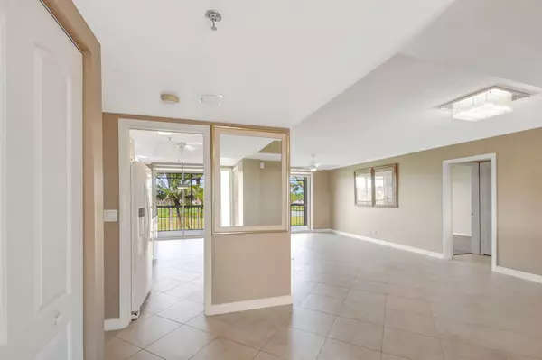 Lake Worth, FL 33467,5257 S Fountains DR 303