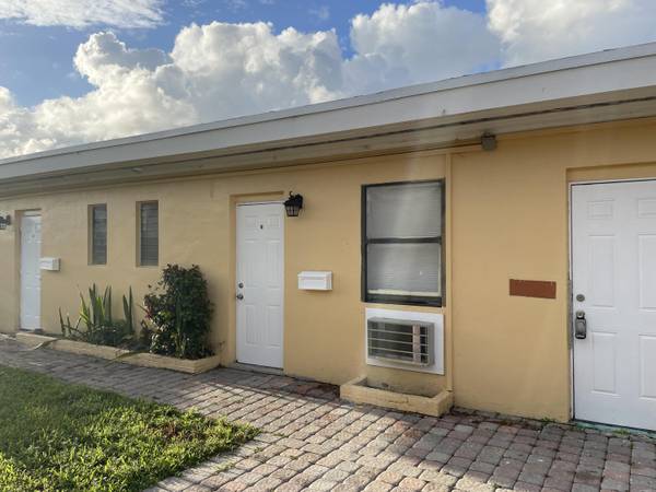 3300 Broadway AVE 2, West Palm Beach, FL 33407