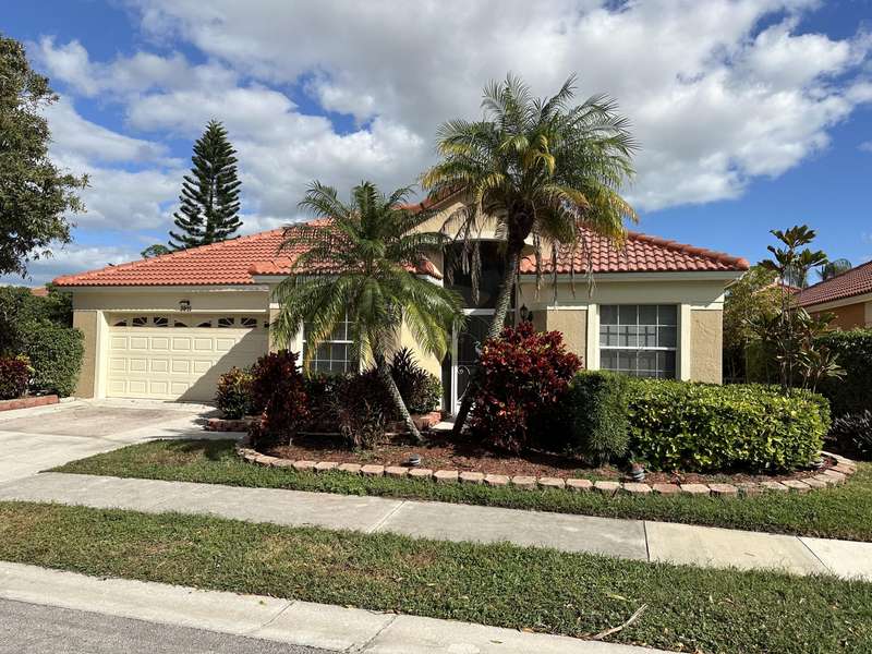 3021 Casa Rio CT, Riviera Beach, FL 33418