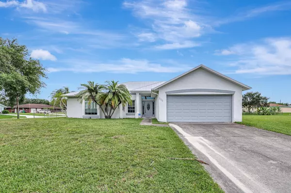 Fort Pierce, FL 34947,300 Deerwood LN