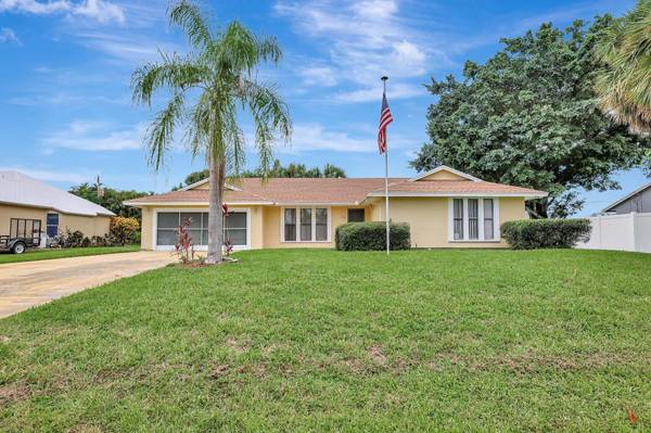 1045 SW Fenway RD, Port Saint Lucie, FL 34953