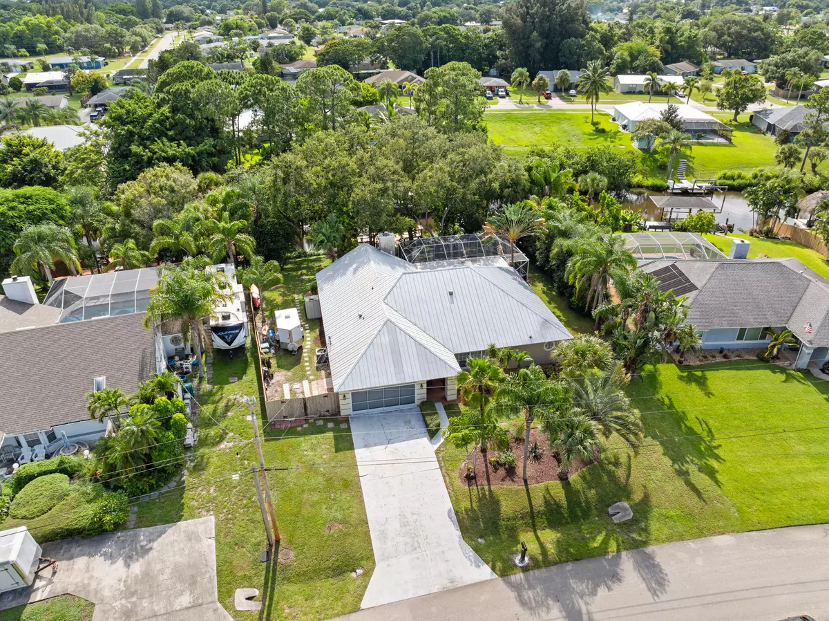 Port Saint Lucie, FL 34983,117 NE Naranja AVE