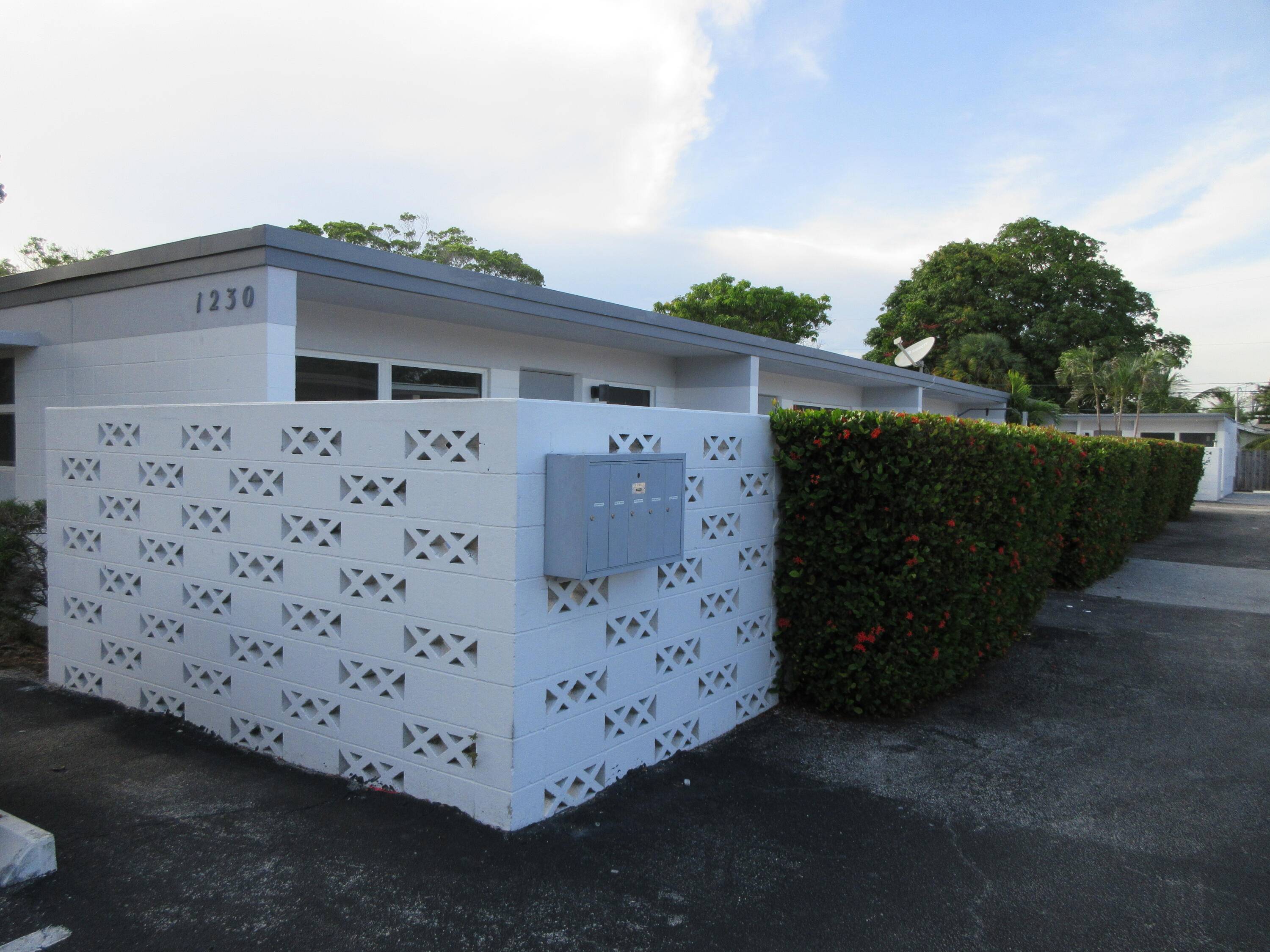 Lake Worth Beach, FL 33460,1230 N 18th AVE