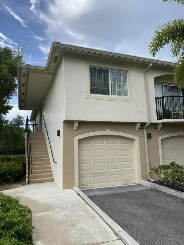 Royal Palm Beach, FL 33411,100 N Crestwood CT 103