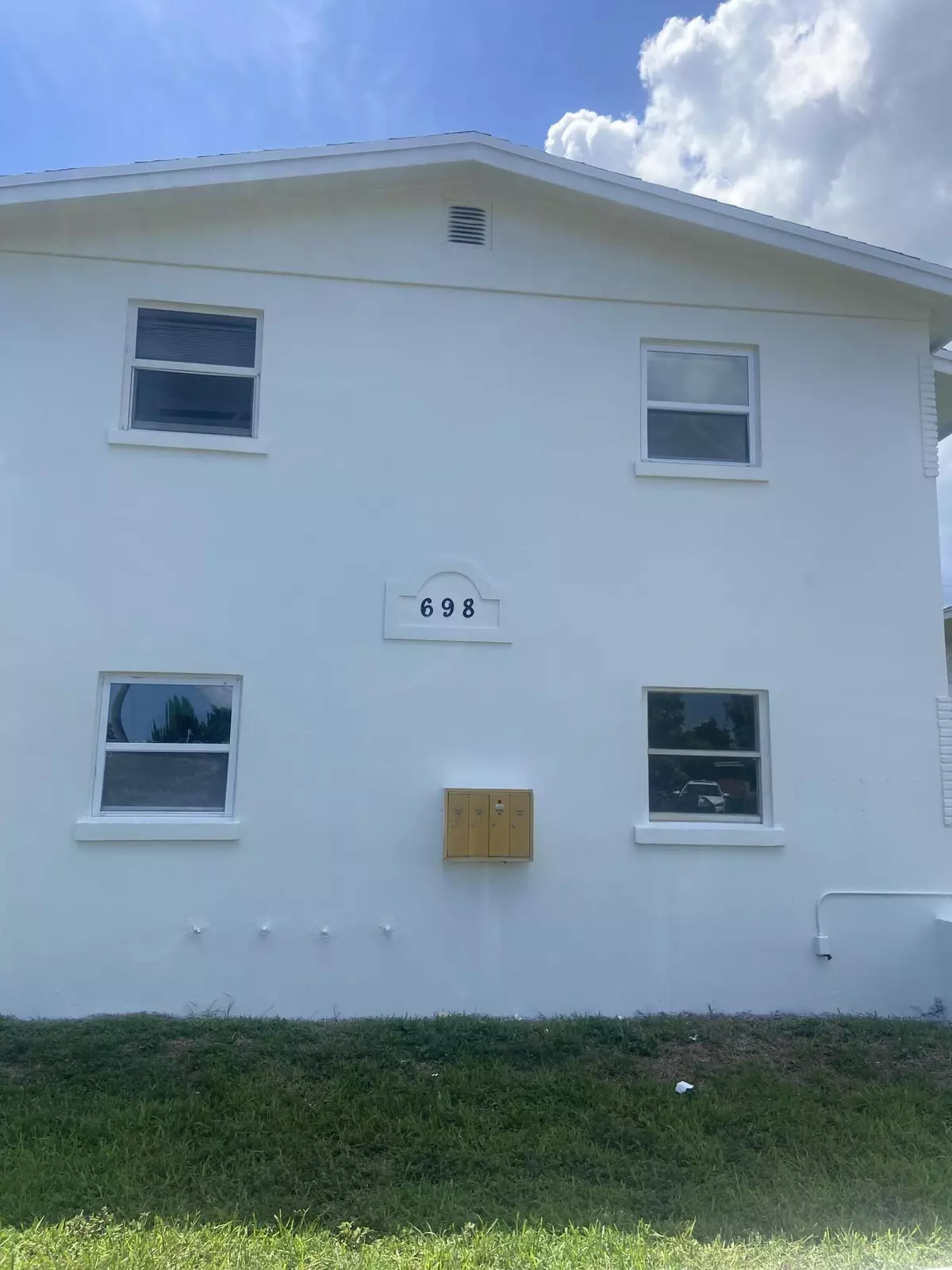 Belle Glade, FL 33430,698 SW 4th ST