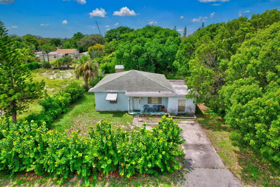 216 NE 14th ST, Delray Beach, FL 33444