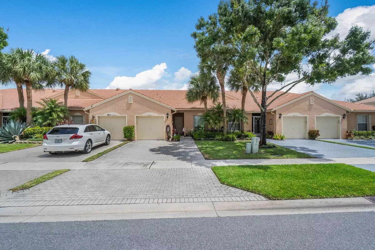 Boynton Beach, FL 33472,8631 Logia CIR