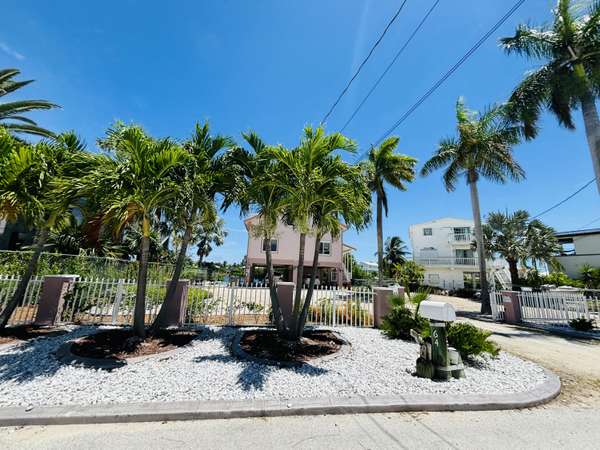 64 Mutiny PL, Key Largo, FL 33037