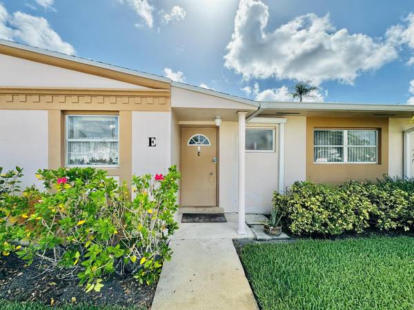 2523 W Dudley DR E, West Palm Beach, FL 33415