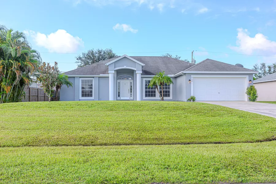 564 SW Backert AVE, Port Saint Lucie, FL 34953