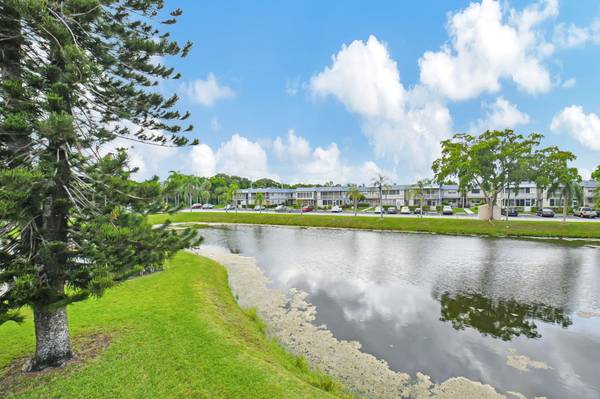 672 N Saxony, Delray Beach, FL 33446